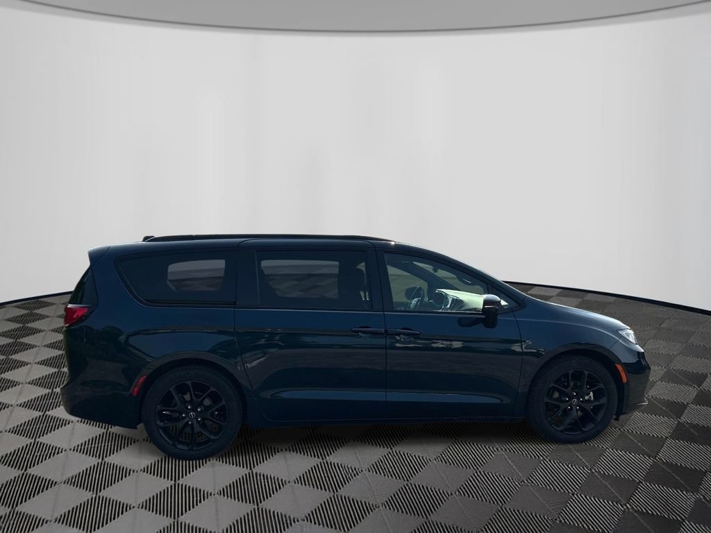 Used 2025 Blue Chrysler Limited image 6