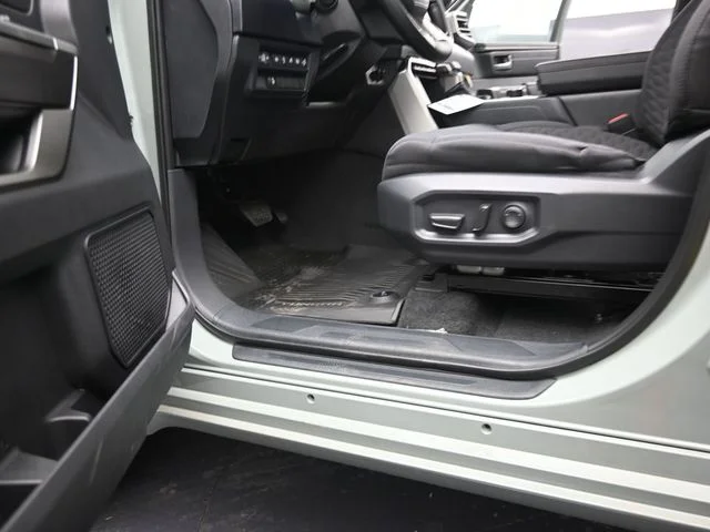 Used 2025  Toyota SR5 image 11