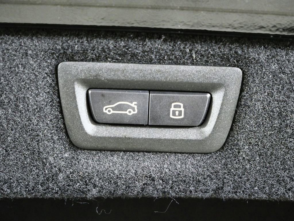 Used 2026 Black Sapphire Metallic BMW 840i image 28