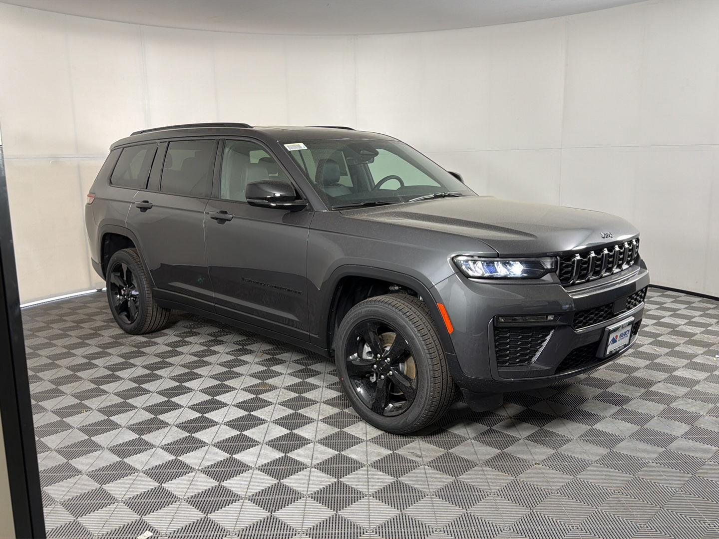 New 2026 Baltic Gray Metallic Clear-Coat Exterior Paint Jeep Limited image 2