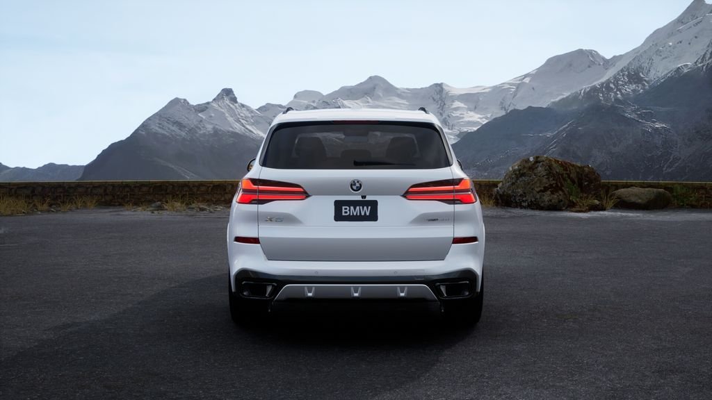 New 2026 Mineral White Metallic BMW sDrive40i image 31