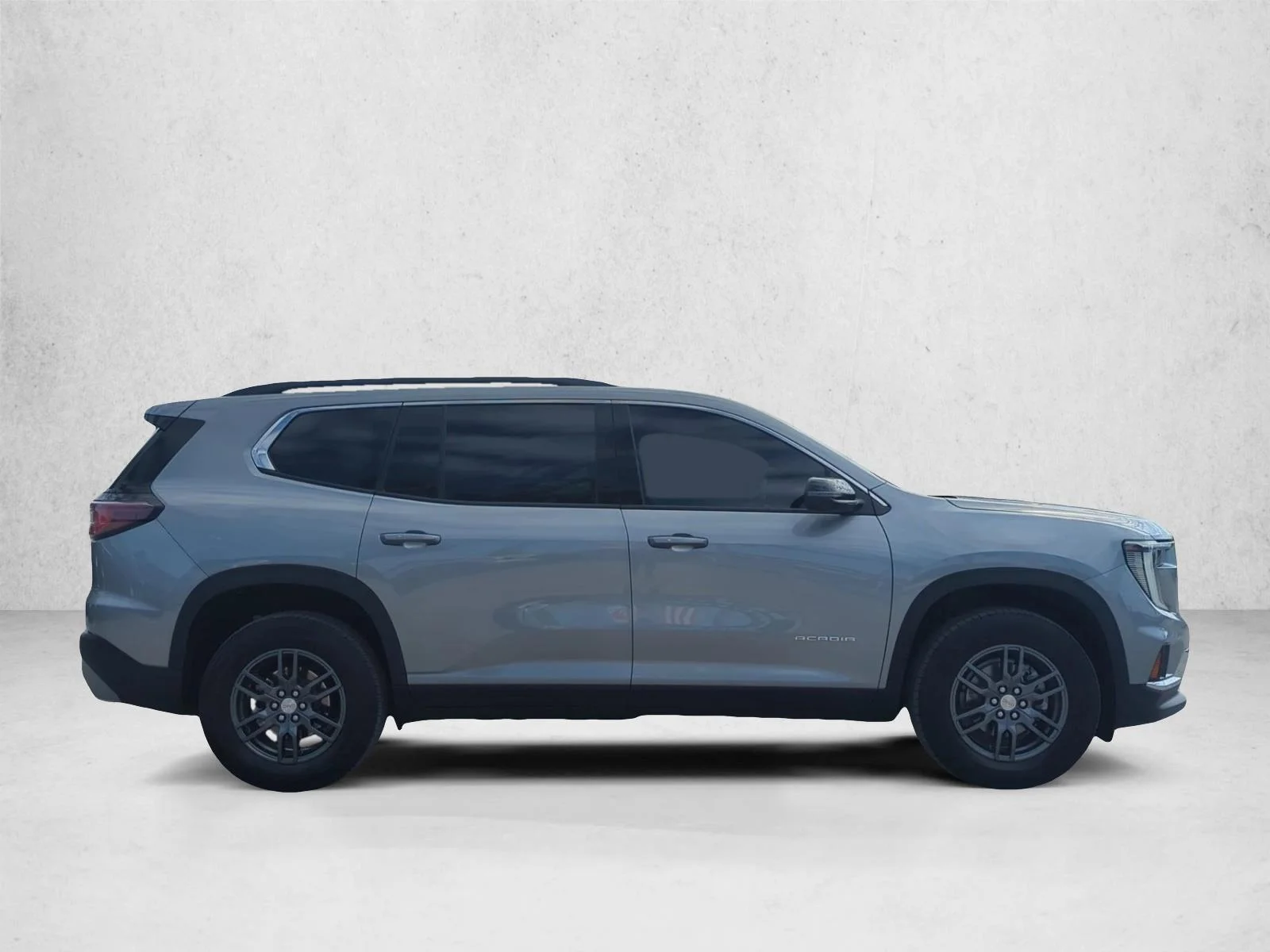 Used 2025 Sterling Metallic GMC FWD Elevation image 4