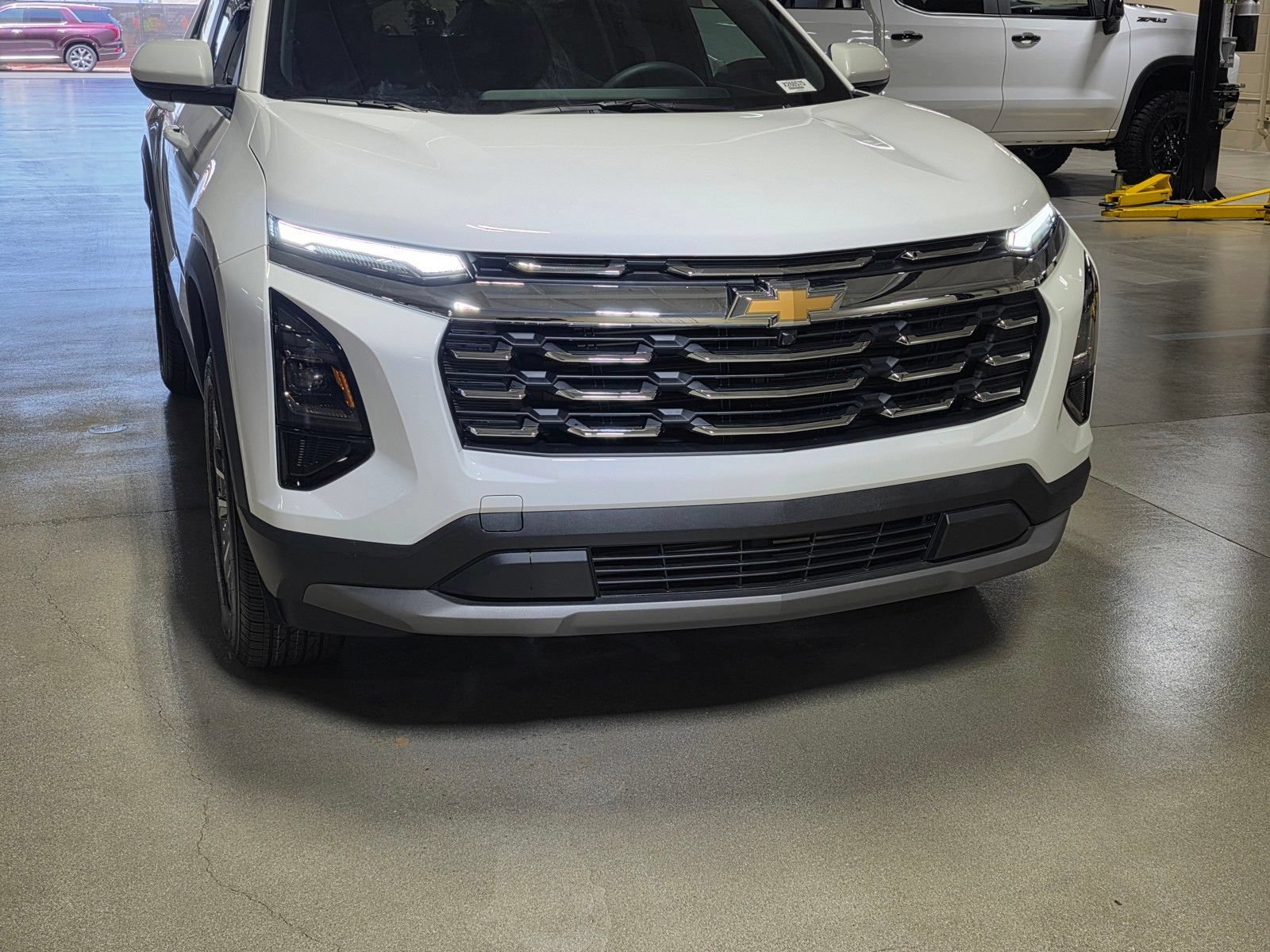 New 2027 Summit White Chevrolet LT image 9