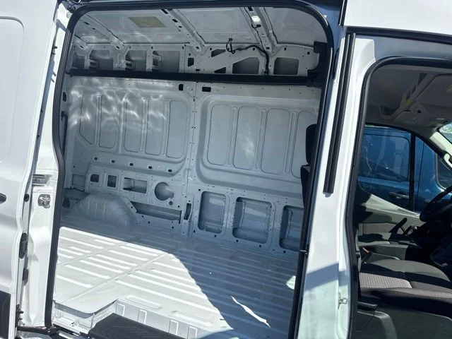 New 2026 Oxford White Ford Base image 4