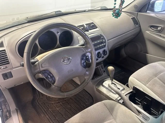 Used 2003 Black Nissan 3.5 SE image 13