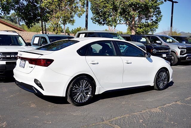 Used 2023 White Kia GT-Line image 7