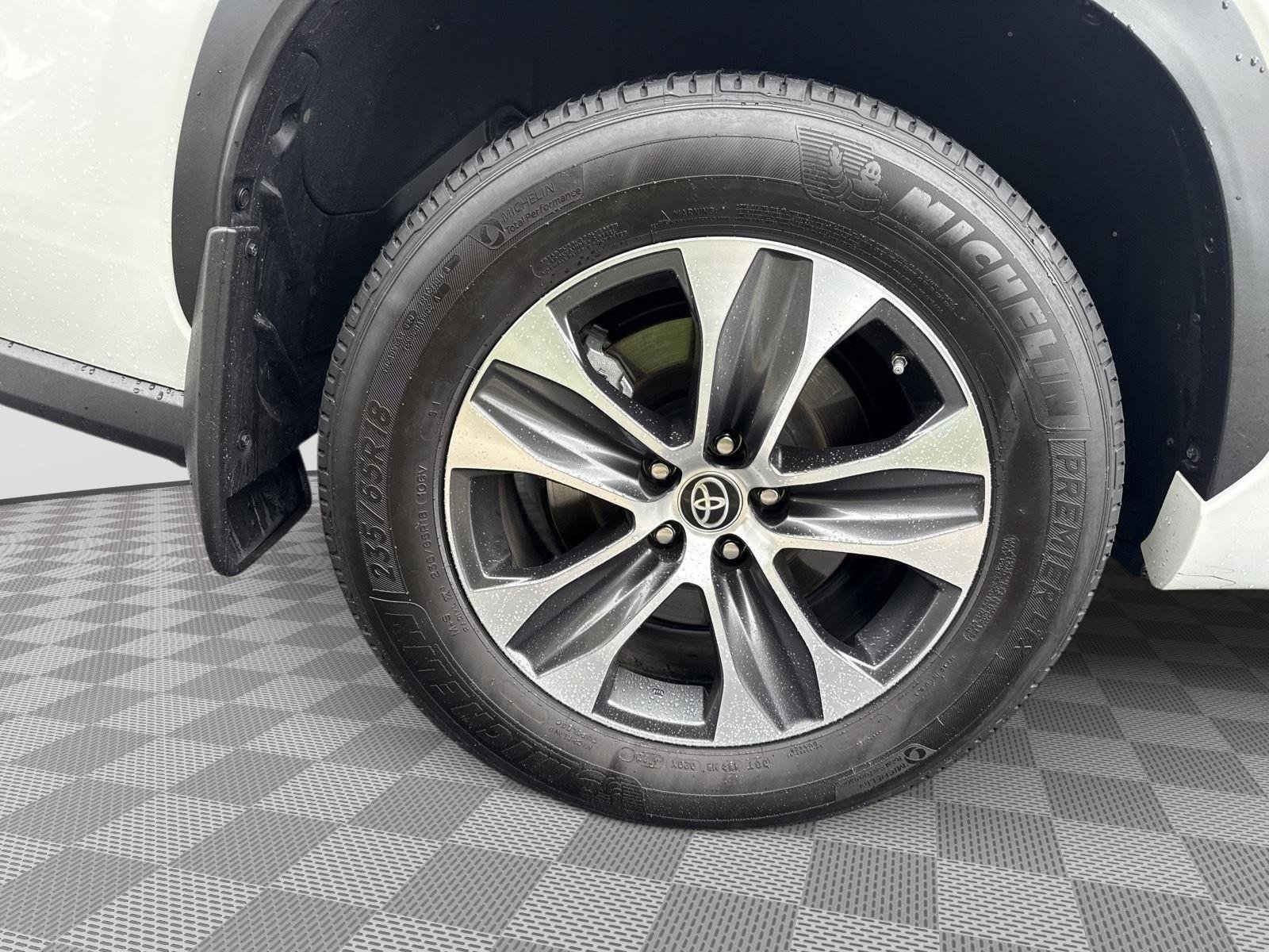 Used 2023 Wind Chill Pearl Toyota XLE image 8