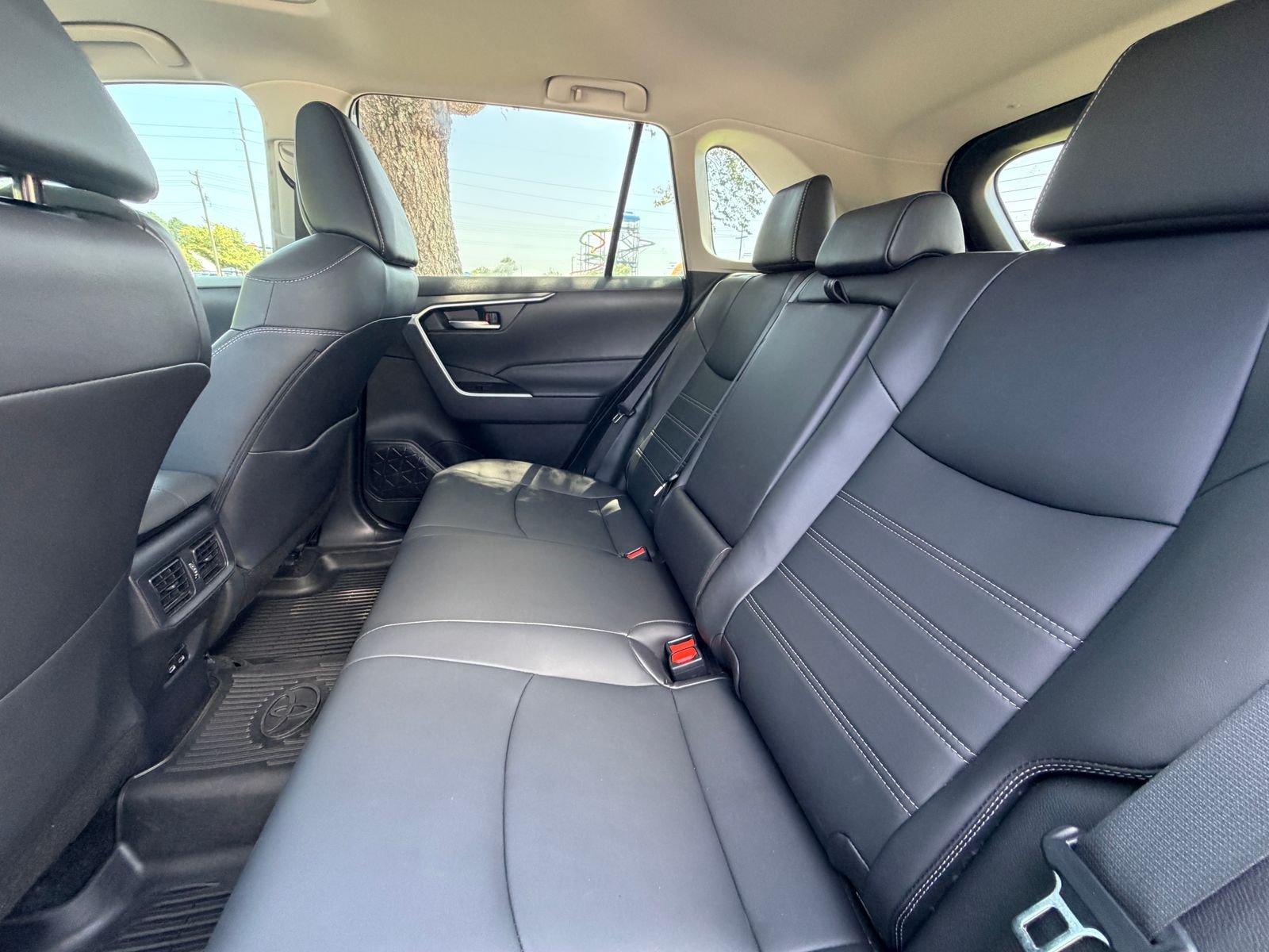Used 2024 Pearl Toyota XLE Premium image 13