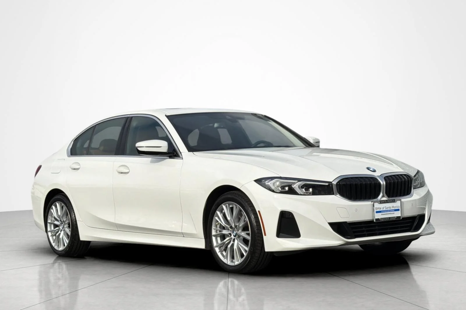 Used 2024 Alpine White BMW 330i image 7