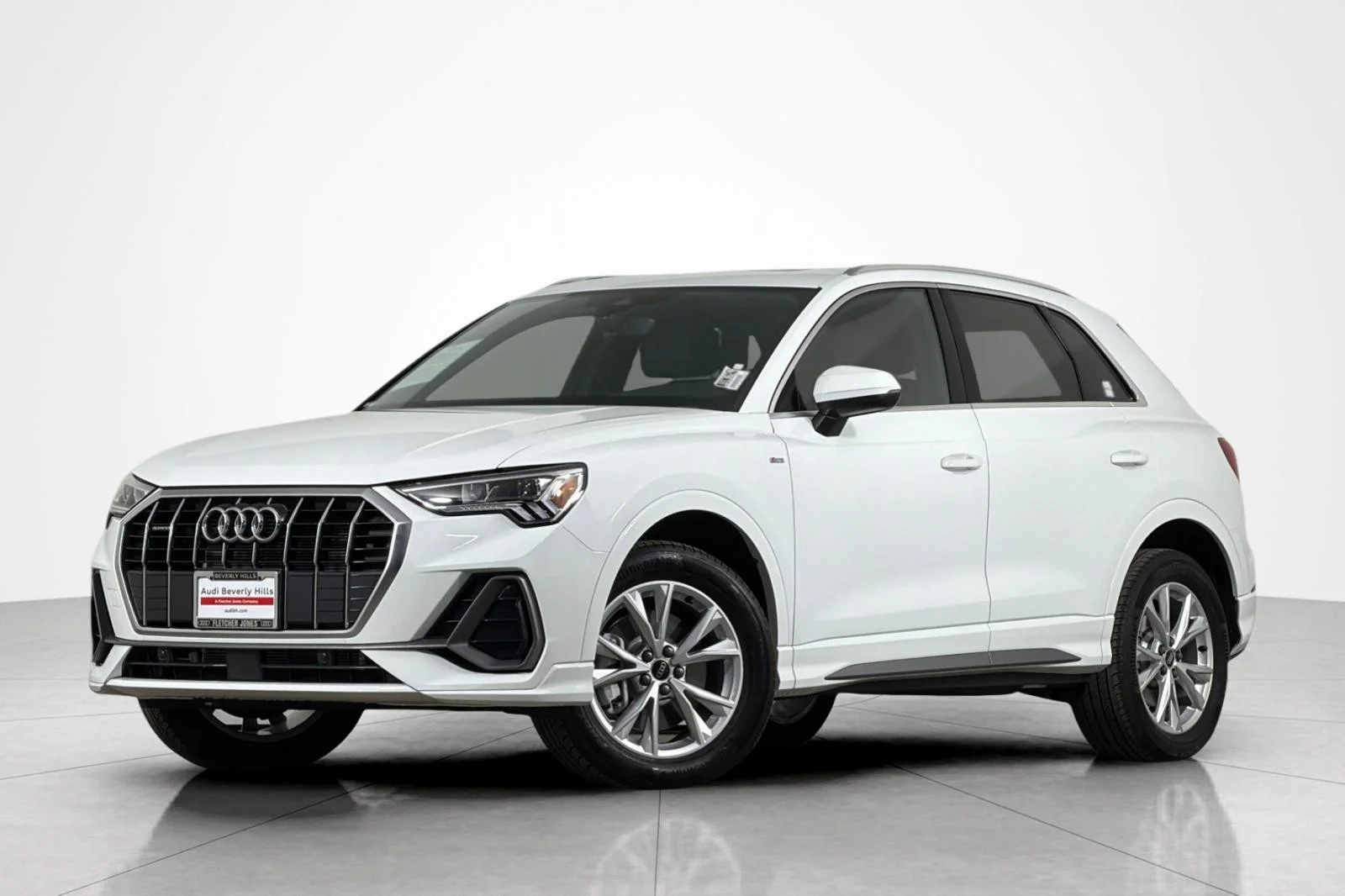 2025 Audi Q3 45 TFSI S Line Premium quattro's photo