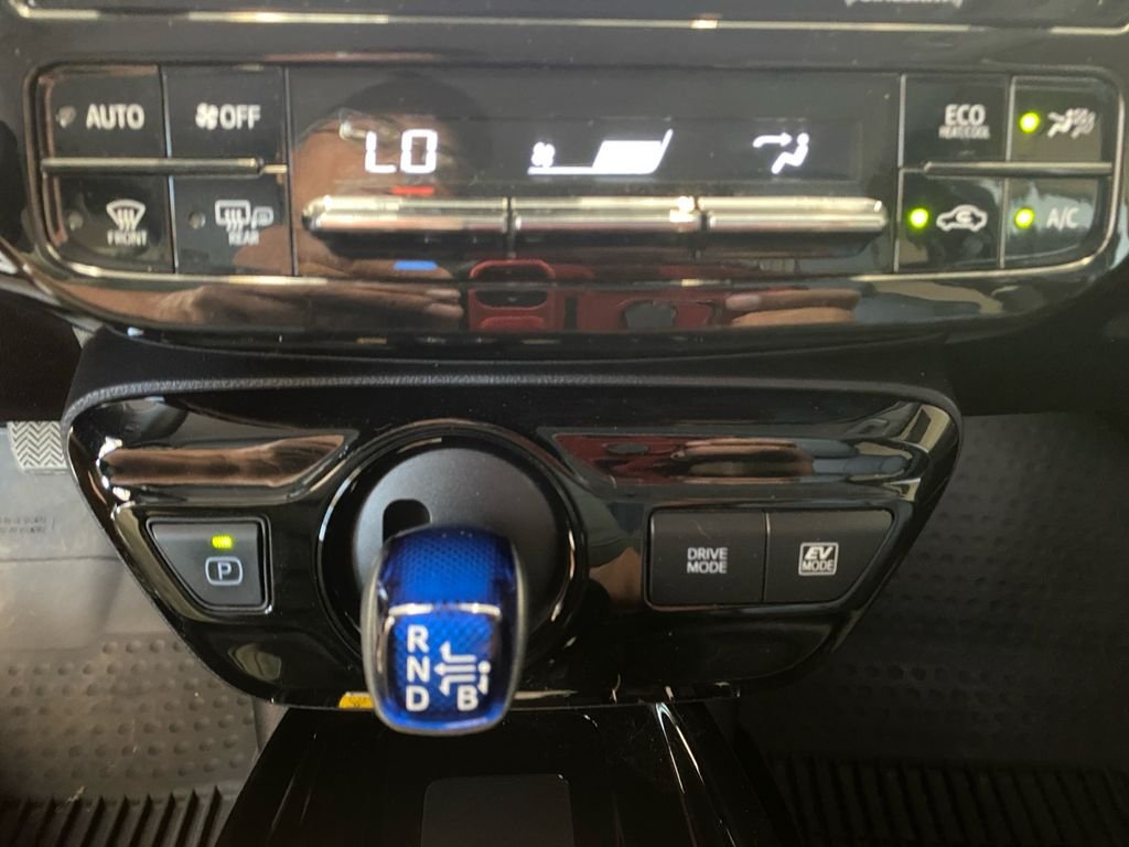 Used 2022 Beige Toyota XLE image 28