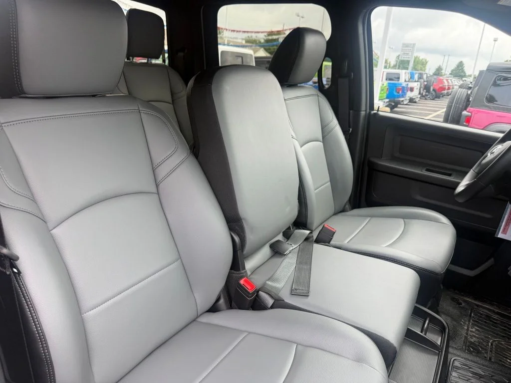 New 2026 Bright White Clearcoat RAM Tradesman image 54