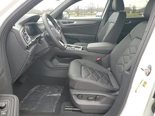 2025 Volkswagen Atlas Cross Sport SE - Photo 16