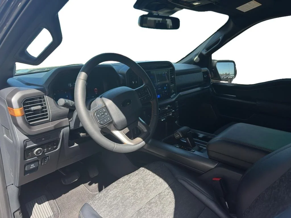 Used 2025  Ford Tremor image 2