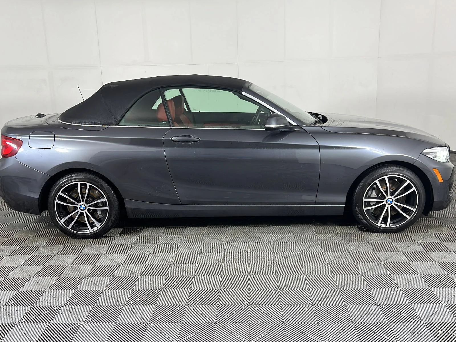 Used 2021 Mineral Grey Metallic BMW 230i xDrive image 3