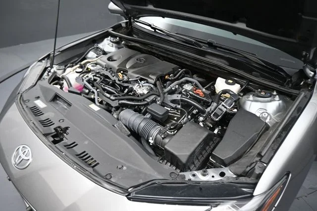 Used 2025  Toyota SE image 12