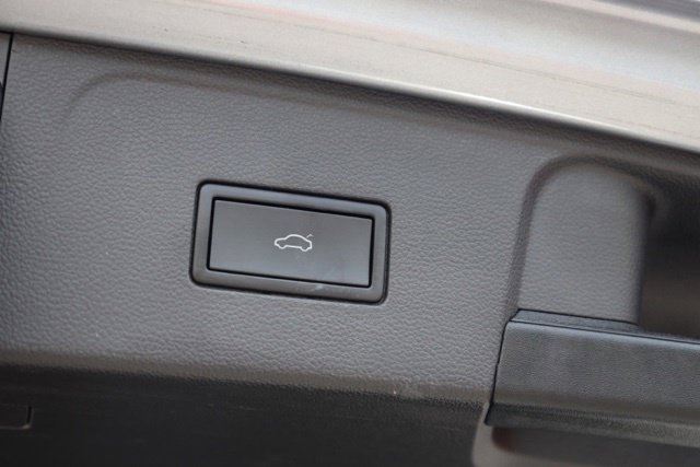 Used 2024  Volkswagen 2.0T SE w/Technology image 30