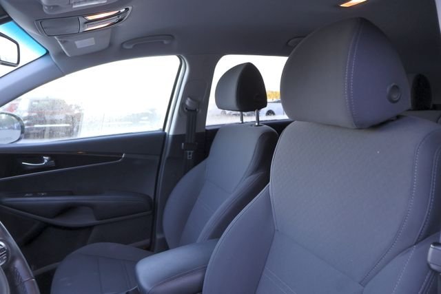 Used 2018 Silver Kia LX image 11