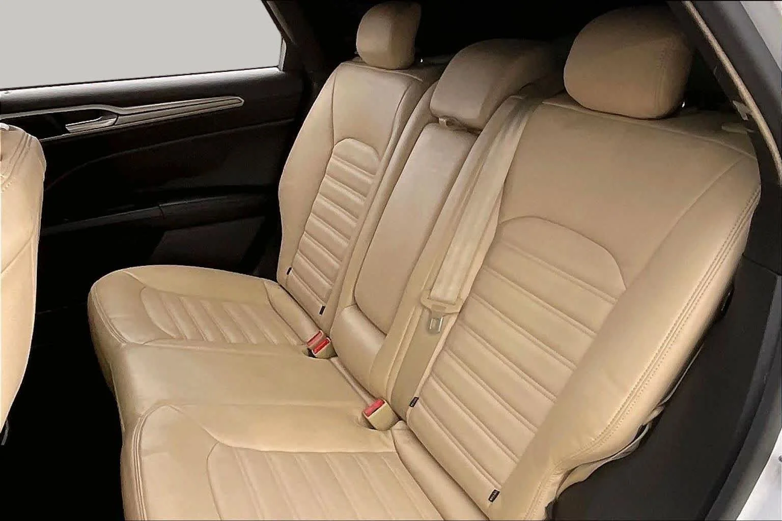 Used 2014 Oxford White Ford SE image 19