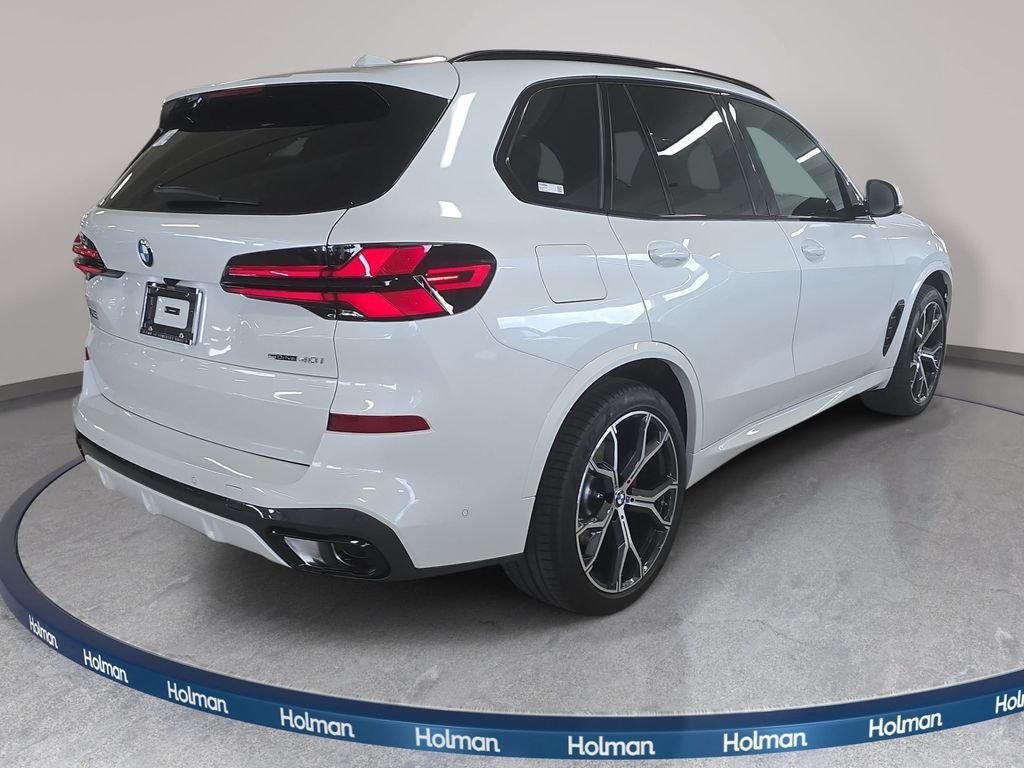 New 2026 Mineral White Metallic BMW sDrive40i image 4