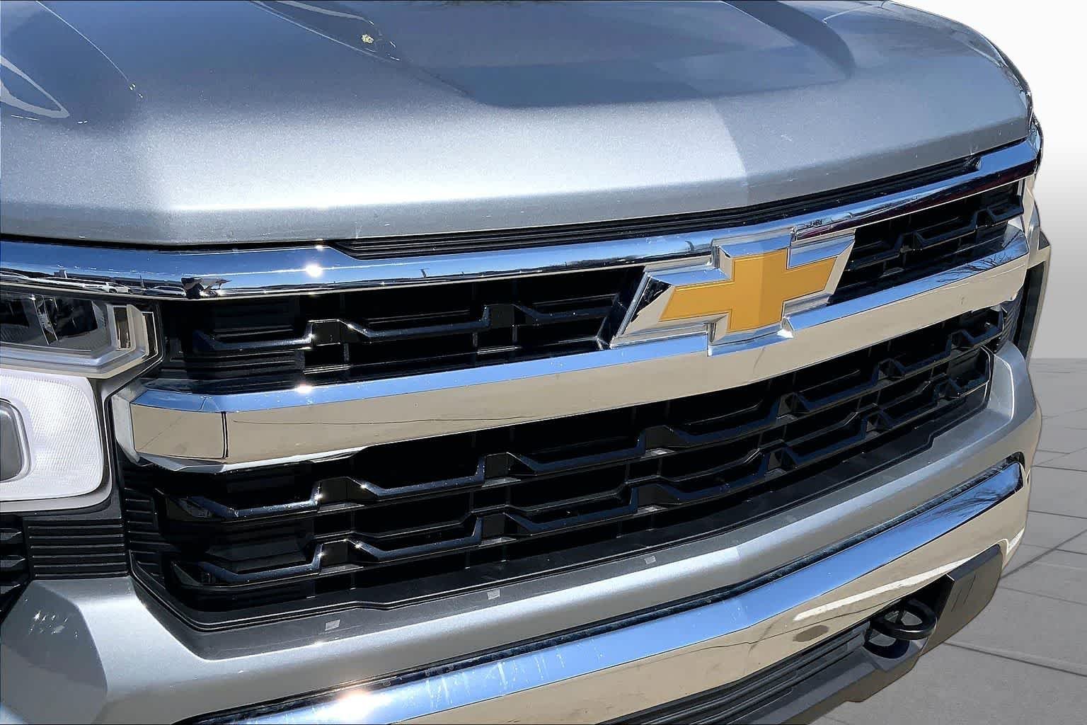 Used 2025 Sterling Gray Metallic Chevrolet LT image 51