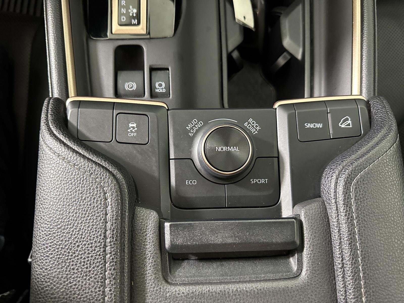 Used 2026 Wind Chill Pearl Toyota MAX Limited image 39