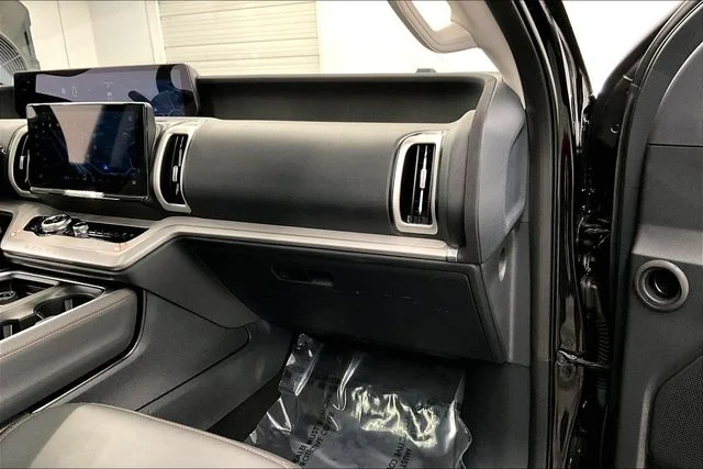 2025 Ford Expedition Active - Photo 19