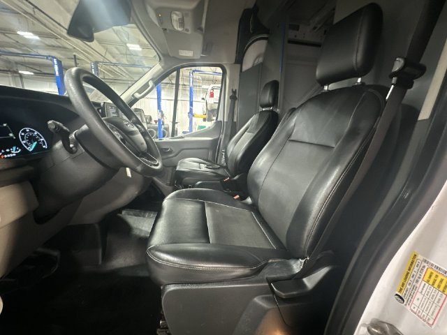 Used 2020 Oxford White Ford Base image 17