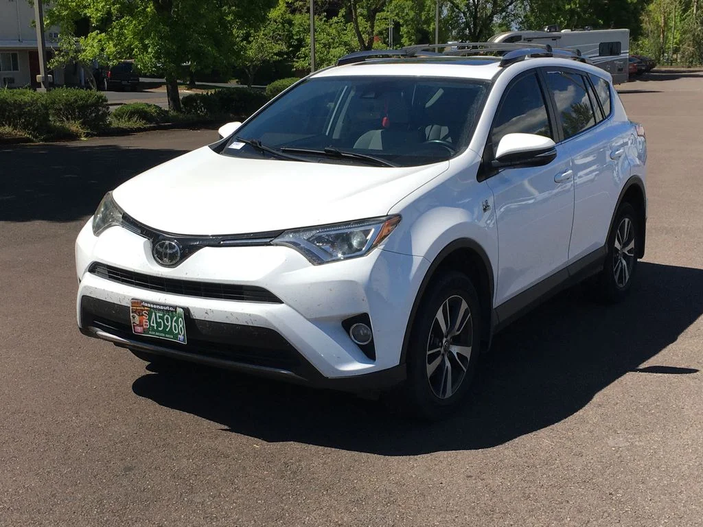 2018 Toyota RAV4 XLE AWD's photo