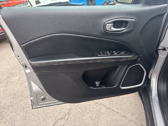 Used 2020 Silver Jeep Latitude image 12