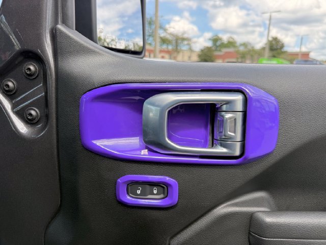 Used 2026 Crystal Metallic Jeep Sport S image 31