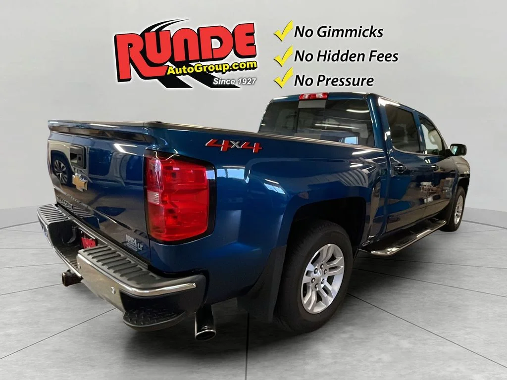 Used 2018 Deep Ocean Blue Metallic Chevrolet LT image 6