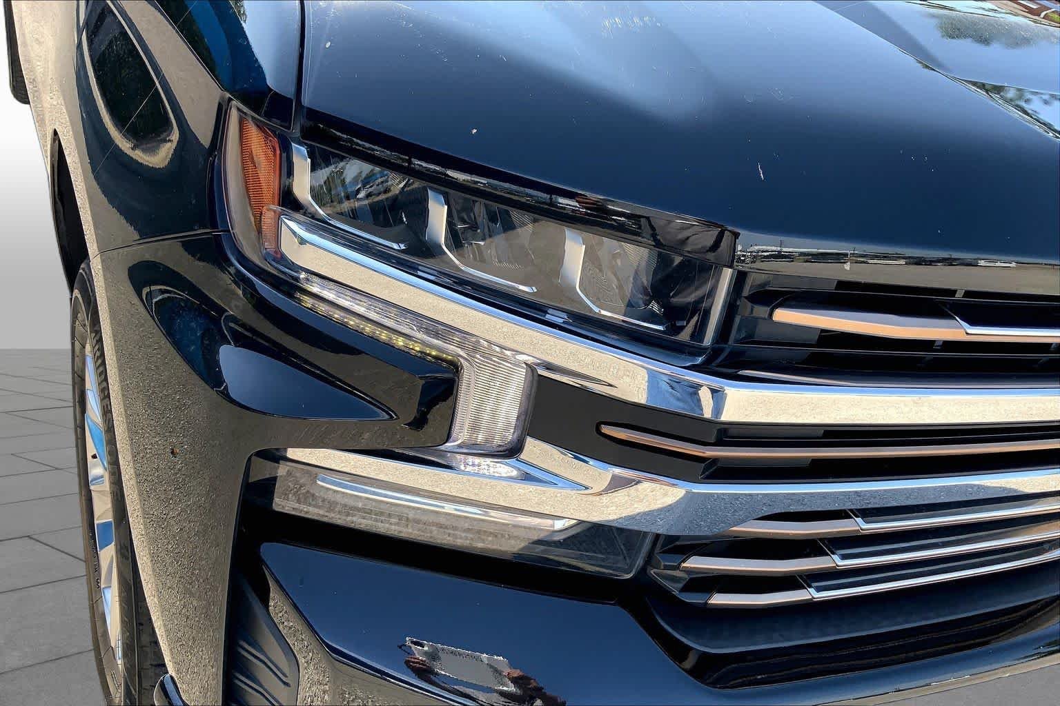 Used 2021 Black Chevrolet High Country image 27