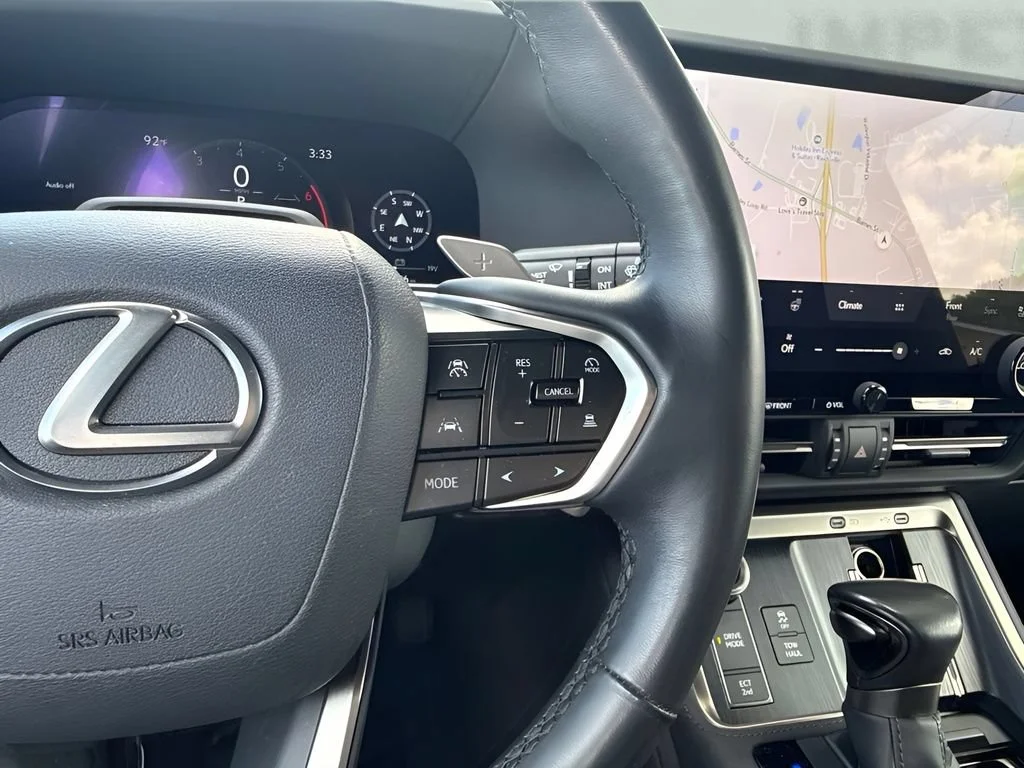 Used 2024  Lexus GX 550 Luxury image 18