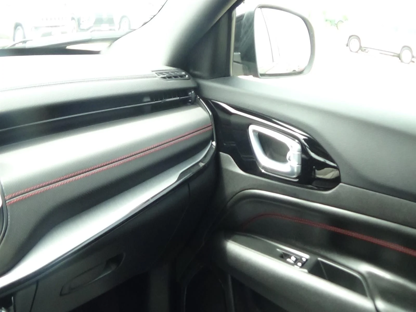 Certified Used 2024 Red Hot Pearl Coat (pr6) Jeep Trailhawk image 36