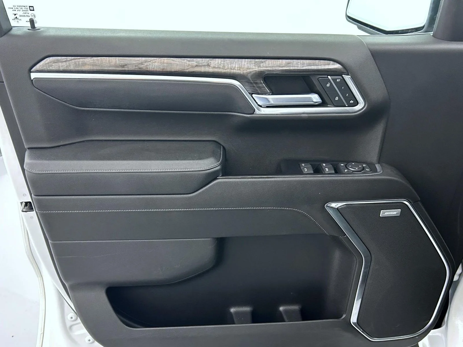 Used 2023 White Chevrolet LTZ image 9