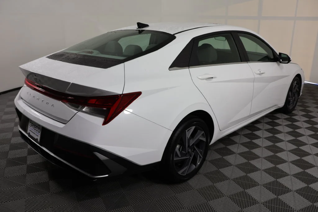 Certified Used 2025 White Hyundai SEL Convenience image 8