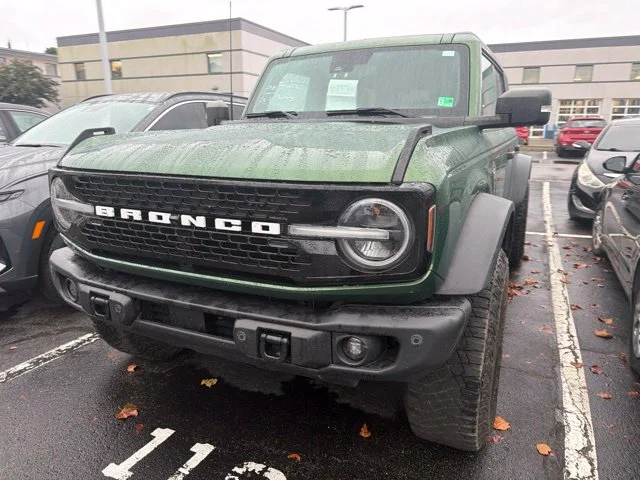 Used 2023 Eruption Green Metallic Ford Wildtrak image 5