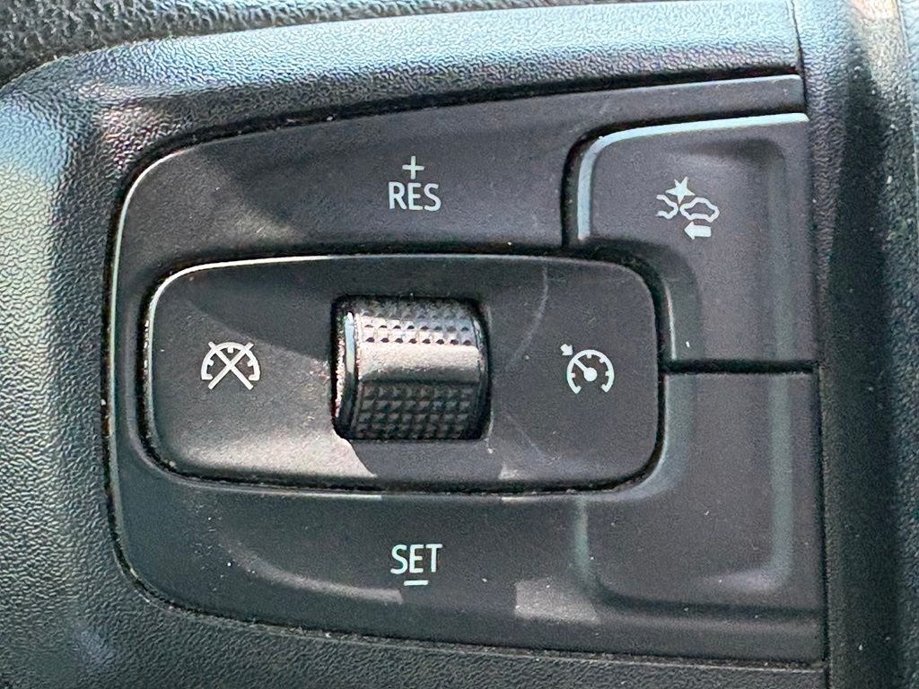 Used 2022 Blue Chevrolet Custom image 15