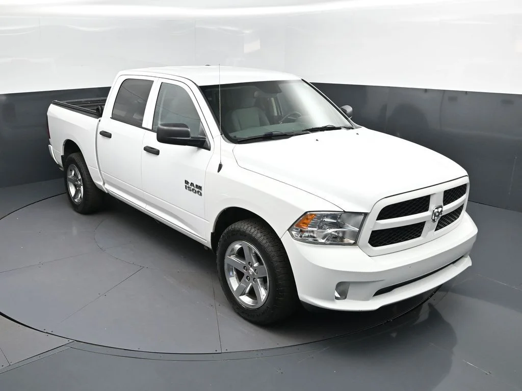 2016 RAM 1500 Express 4x4 Crew Cab 5'7" (Fleet)'s photo