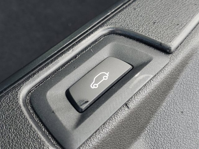 Used 2026 Frozen Pure Gray Metallic BMW sDrive40i image 10