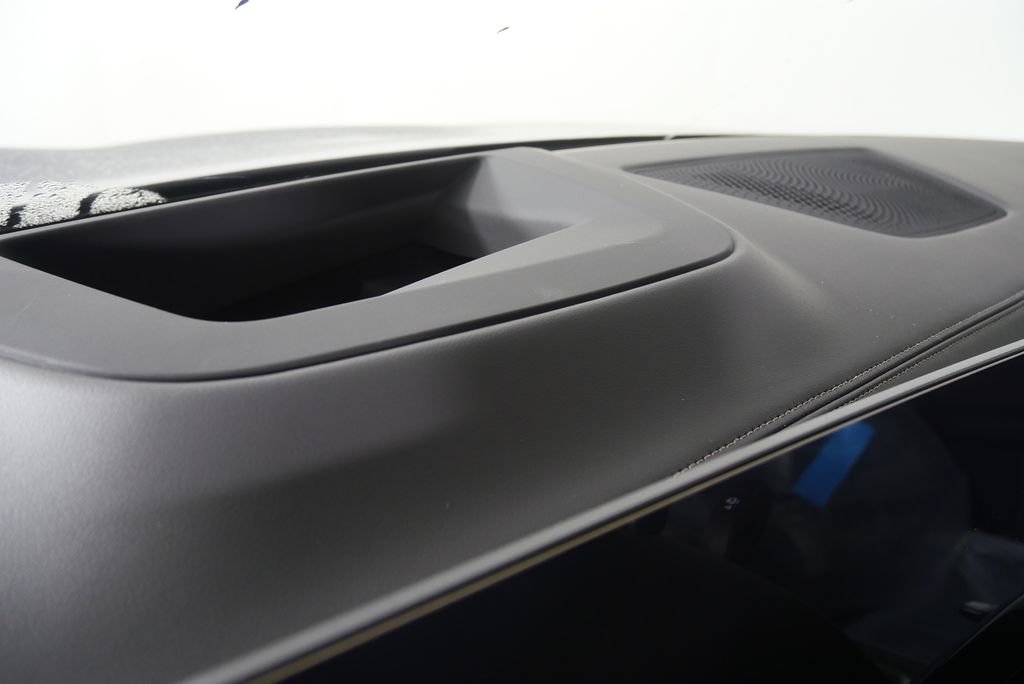 Used 2026 Tanzanite Blue II Metallic BMW xDrive40i image 19