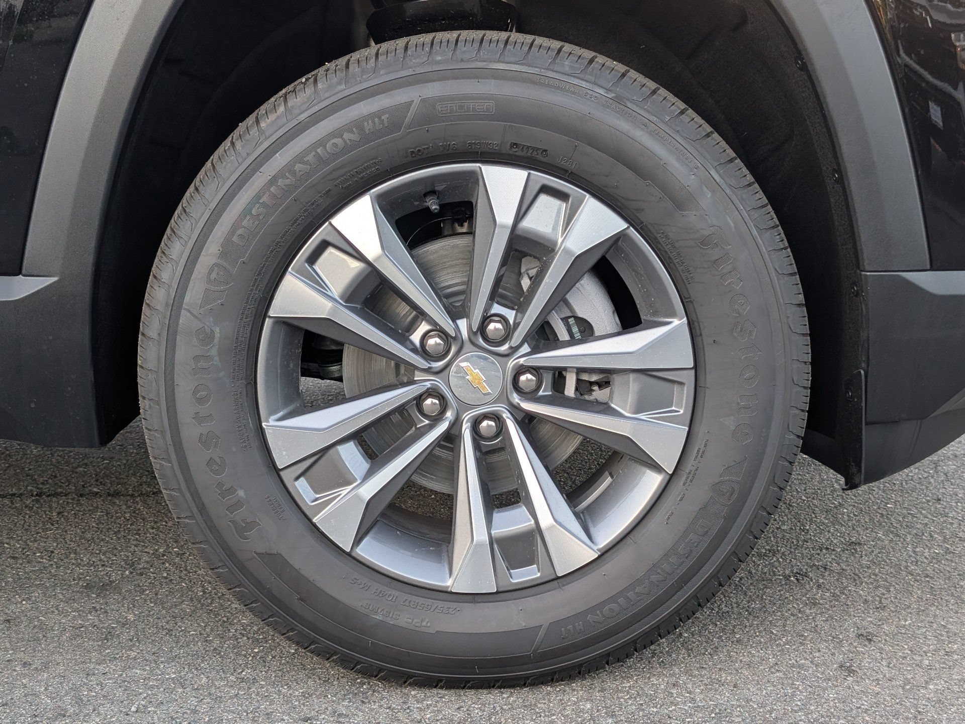 New 2027 Mosaic Black Metallic Chevrolet LT image 6
