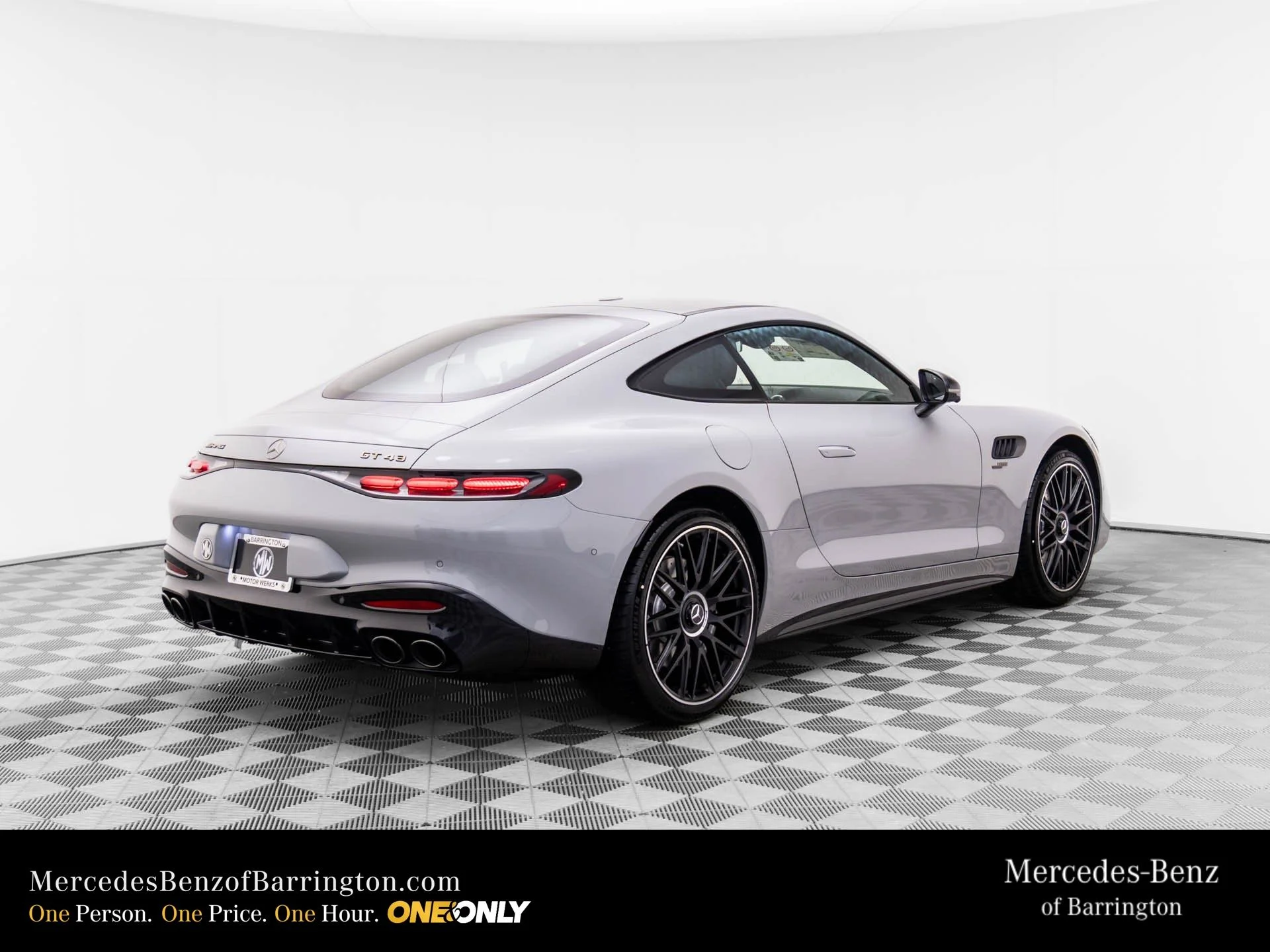 2025 Mercedes-Benz AMG GT Coupe 43 - Photo 6