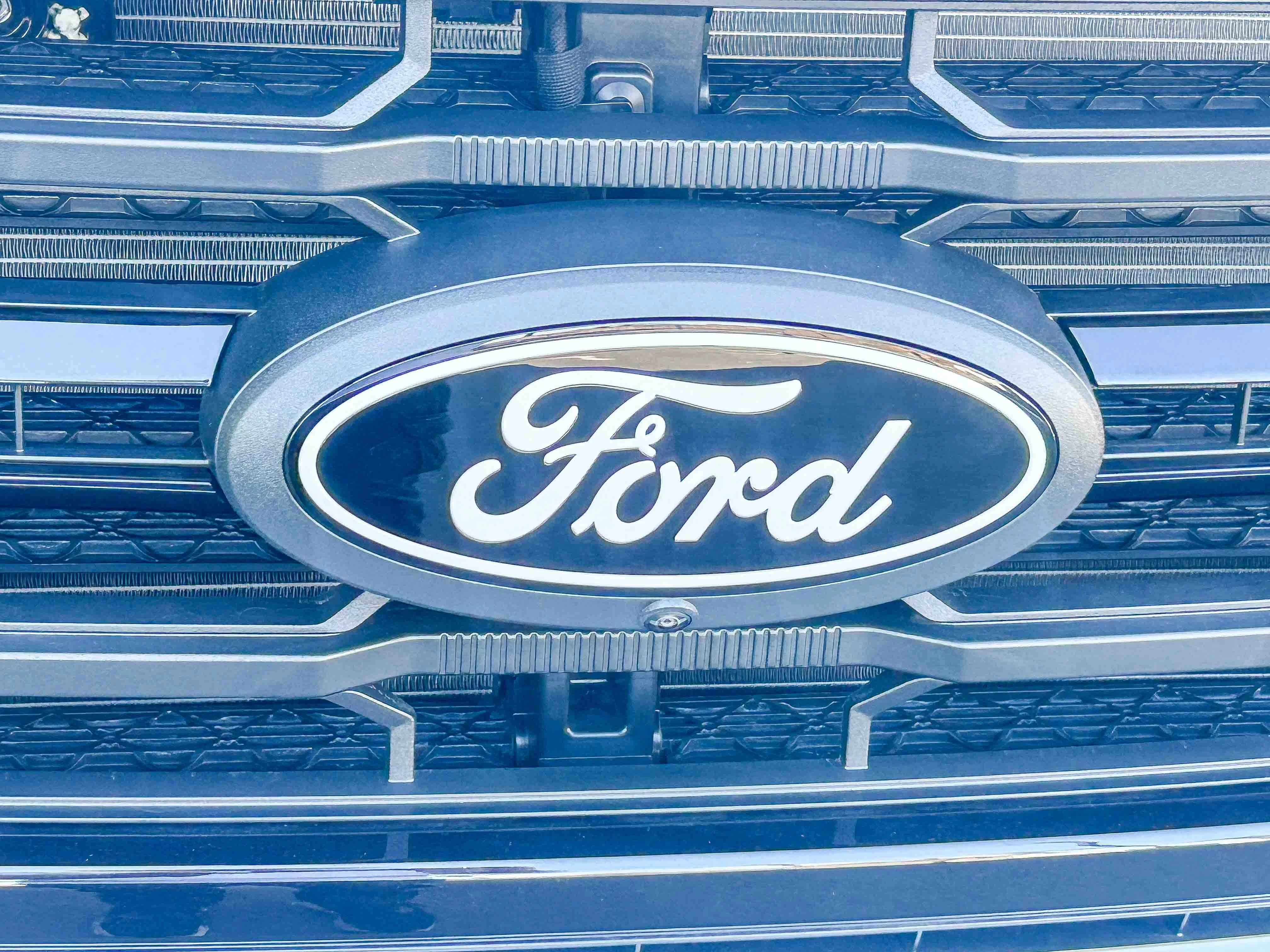 New 2026 Oxford White Ford XLT image 5