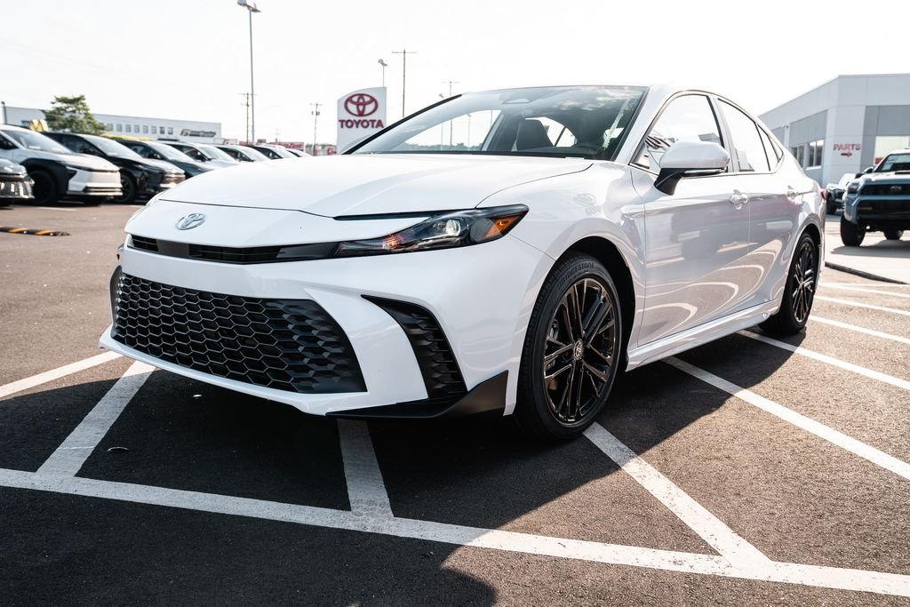New 2026 Ice Cap Toyota SE image 3