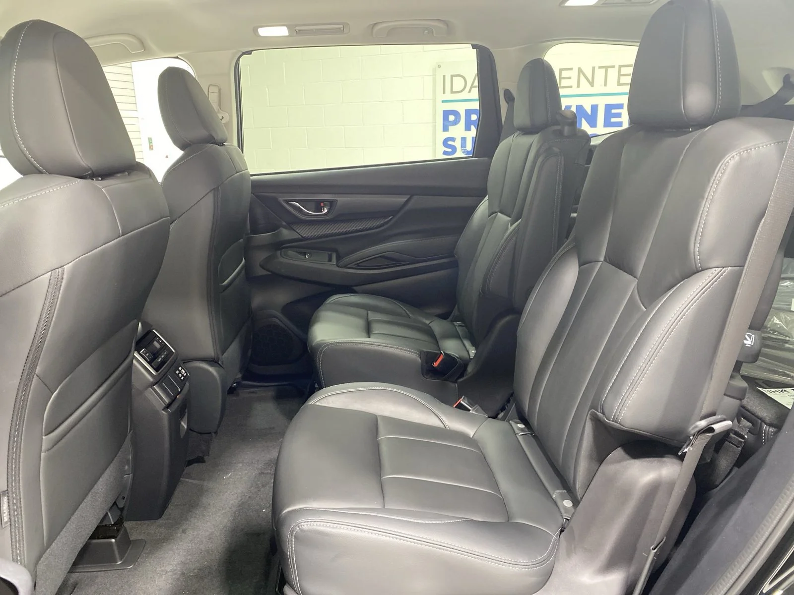 New 2027 CRYSTAL BLACK SILICA Subaru Premium 7-Passenger image 21