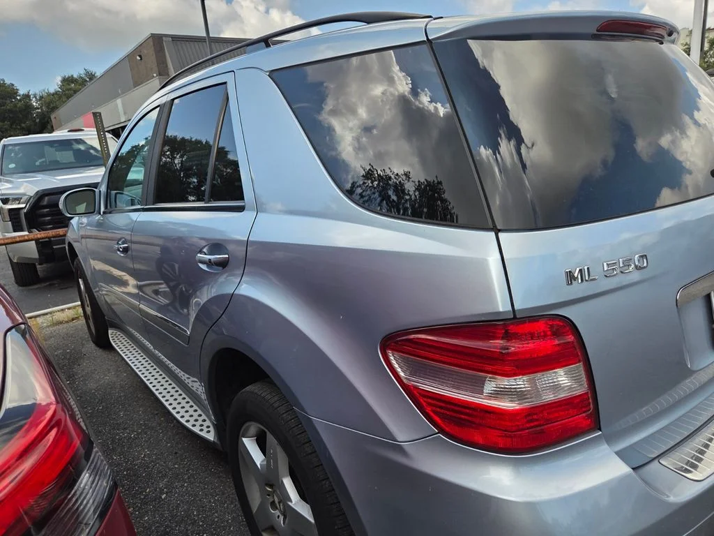 Used 2008 Blue Mercedes-Benz ML 550 image 4