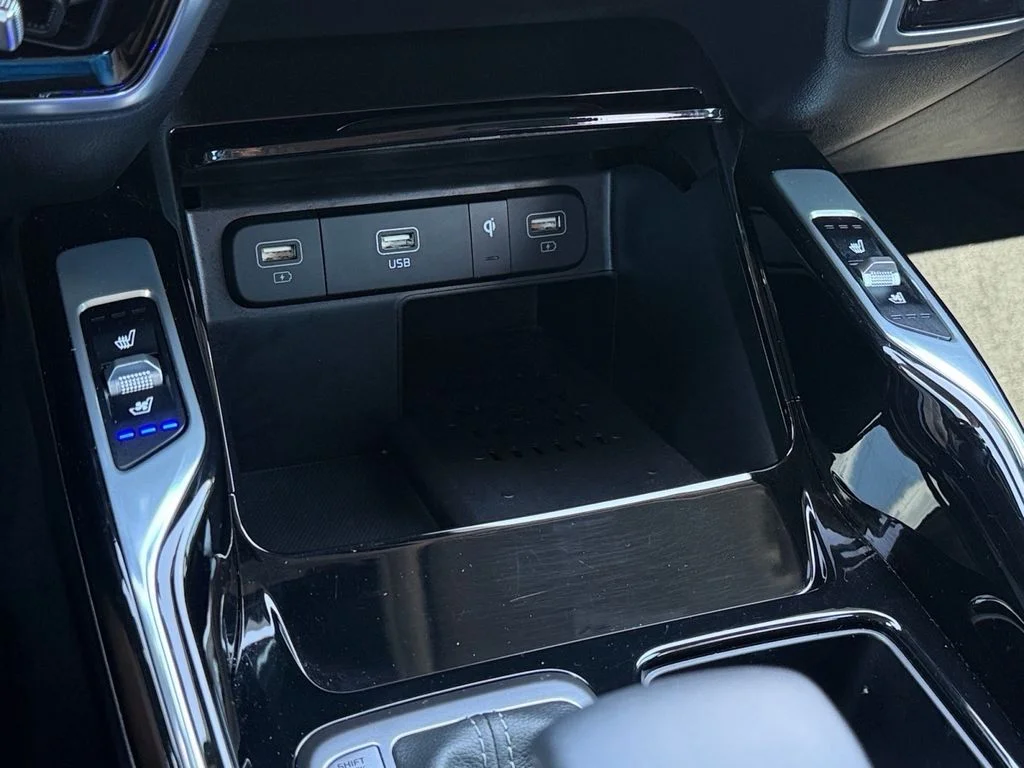 Used 2023 Glacial White Pearl Kia X-Line SX Prestige image 25