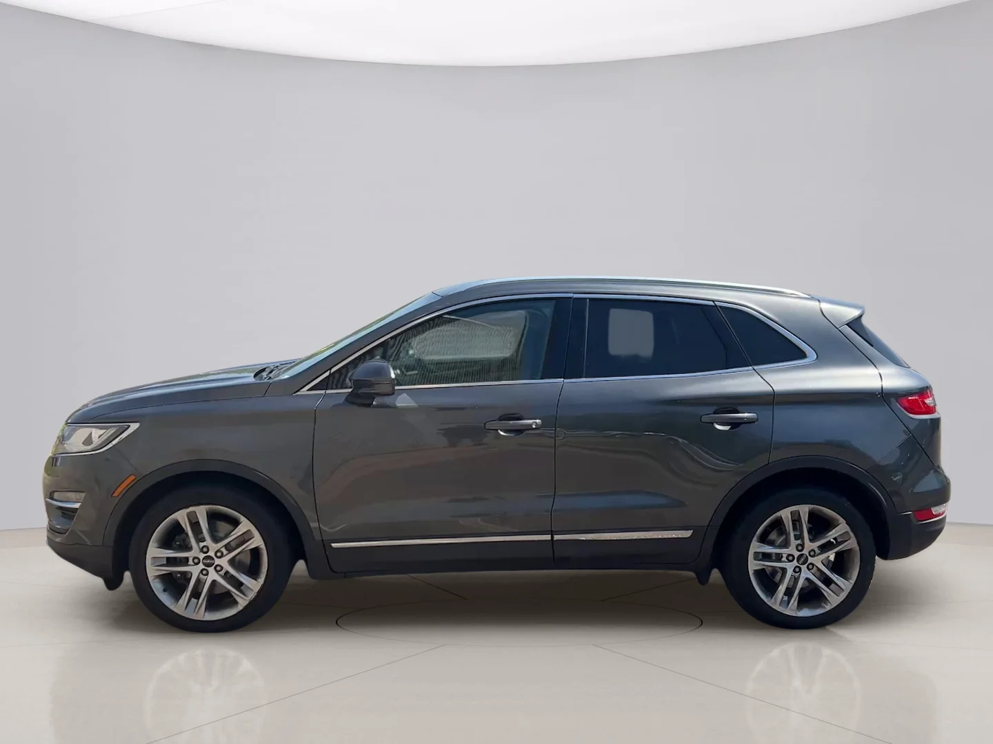 Used 2017 Gray Lincoln RESERVE image 8